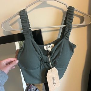 Listicle cropped tank top